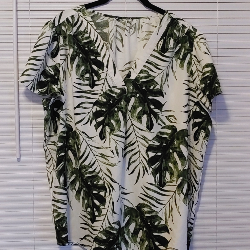 Hilary Radley Palm Print Blouse XL Tropical V-Neck Top - Picture 2 of 5
